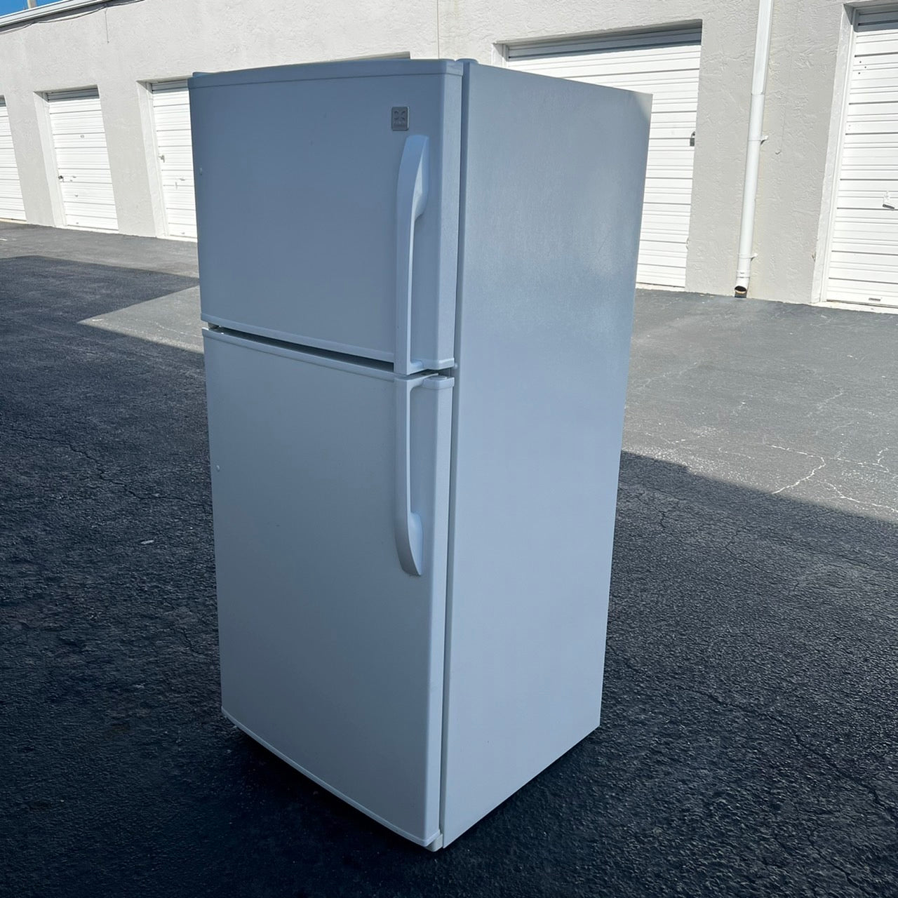 Daewoo Top and Bottom Refrigerator Daewoo Top and Bottom Refrigerator